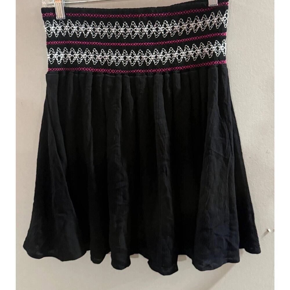 Torrid Skirt Womens Size 0 Black Pleated Embroidered Smocked Waist High Waisted